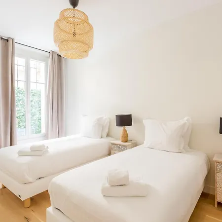 Appartamento Croissants Et Confitures Parigi Esterno foto